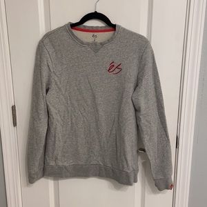 és skateboarding sweatshirt with logo chest print